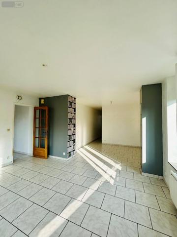 Appartement rénové à louer à Saint-Omer dans le Pas-de-Calais (62500), ref : 6010