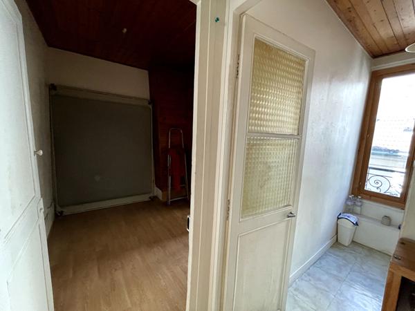 2 pièces avec un excellent potentiel !