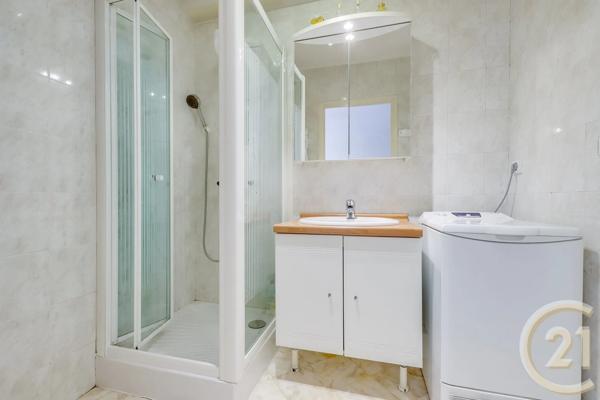 Appartement F5 à vendre  5 pièces - 96,27 m 2   PARIS  - 75017