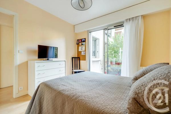 Appartement F5 à vendre  5 pièces - 96,27 m 2   PARIS  - 75017