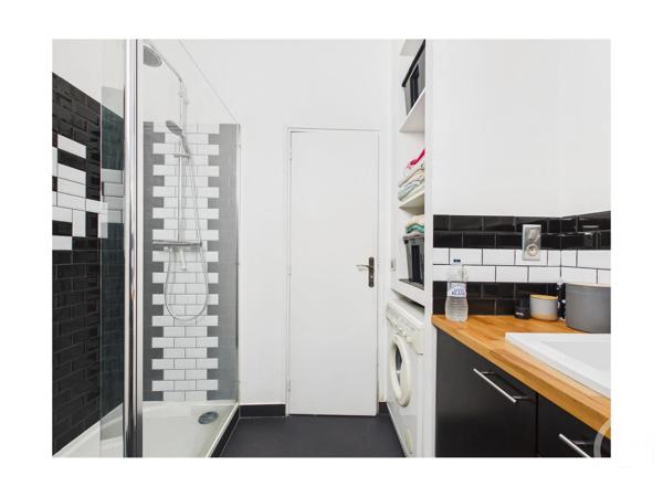 Appartement F2 à vendre  2 pièces - 60 m 2   PARIS  - 75011