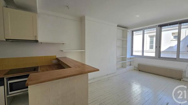 Appartement F2 à vendre  2 pièces - 44 m 2   PARIS  - 75018