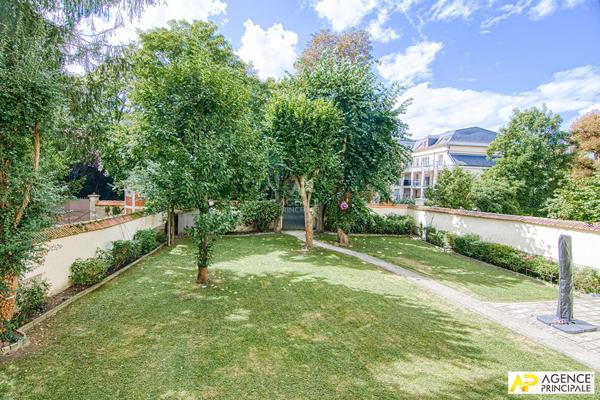 Versailles Notre-Dame Parc Appartement 4 pièces en duplex de 116m² avec petite terrasse 790 000 € **  - Référence  28262