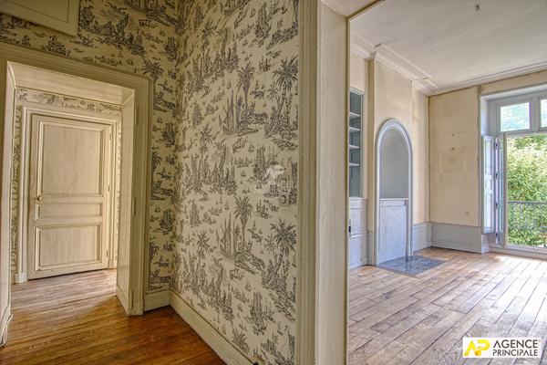 Versailles Notre-Dame Parc Appartement 4 pièces en duplex de 116m² avec petite terrasse 790 000 € **  - Référence  28262