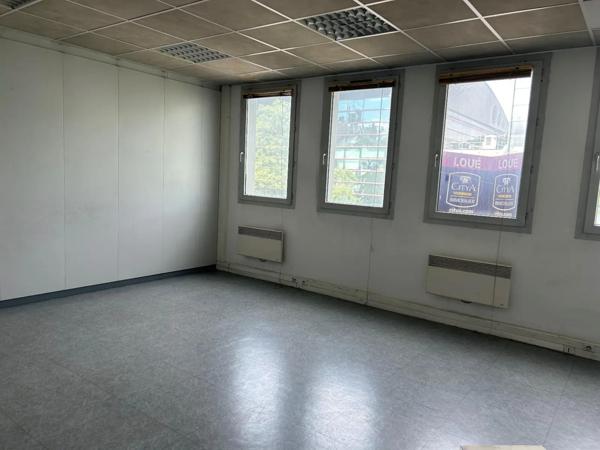 Local professionnel à louer 25.2m²