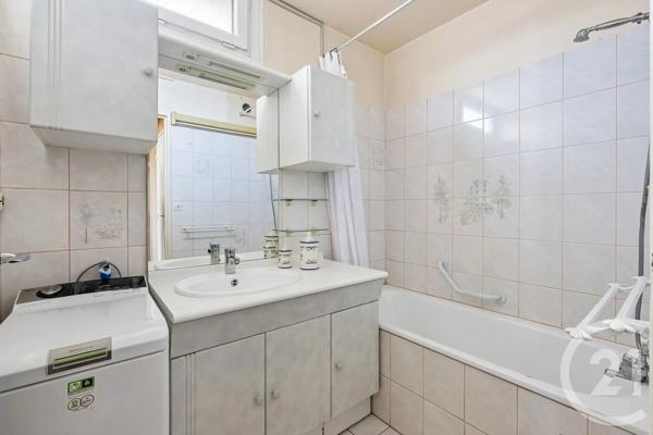 Appartement F3 à vendre  3 pièces - 57,42 m 2   CLICHY  - 92
