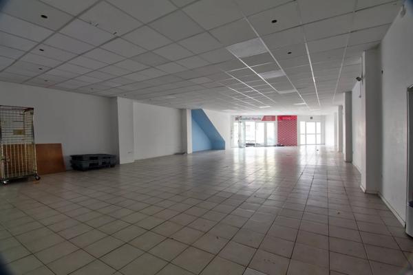 Location Local commercial 3 pièces 150 m2 à Saint-Chamond
