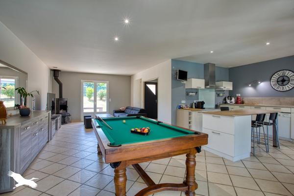 Maison à vendre |  Atur |  7 pièces | 210 m²