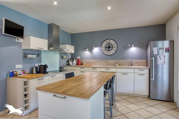 Maison à vendre |  Atur |  7 pièces | 210 m²