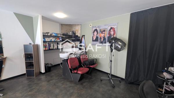 SALON DE COIFFURE DE 90 M² ENTRE SAINT JEAN D'ANGELY ET COGNAC
