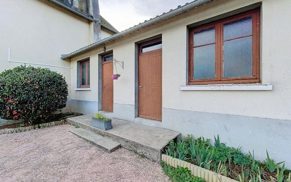 Maison à vendre    5 pièces •  Saint-Bonnet-l'Enfantier