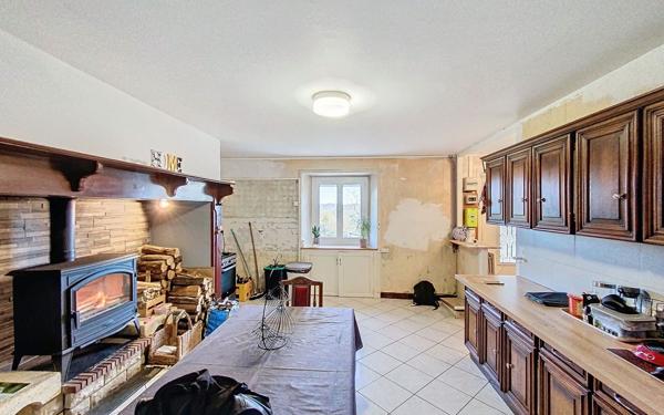 Maison à vendre    5 pièces •  Saint-Bonnet-l'Enfantier