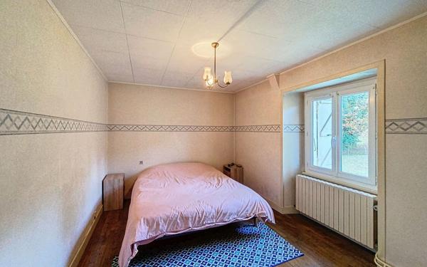 Maison à vendre    5 pièces •  Saint-Bonnet-l'Enfantier