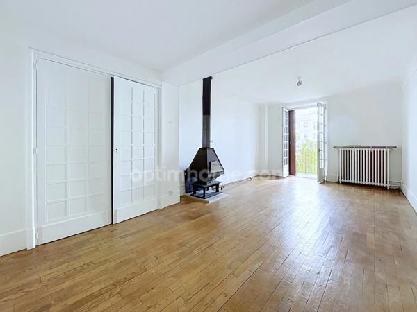 Maison de caractère avec jardin arboré -
