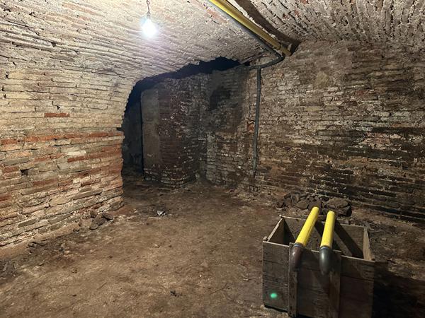 A vendre centre ville appartement de type 6 d'environ 190 m² avec cave, garage et jardin