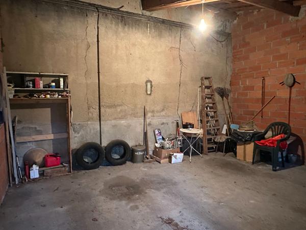 A vendre centre ville appartement de type 6 d'environ 190 m² avec cave, garage et jardin