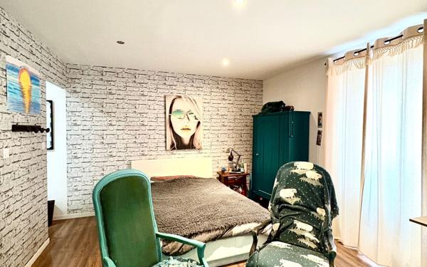 Maison à vendre    6 pièces •  Saint-Sauvant