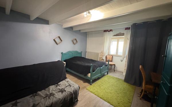 Maison à vendre    6 pièces •  Saint-Sauvant