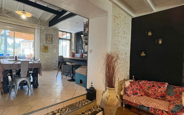 Maison à vendre    6 pièces •  Saint-Sauvant