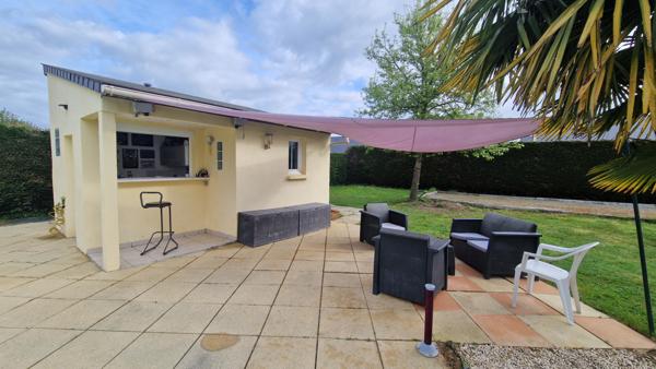 Maison contemporaine à La Suze-sur-Sarthe – volumes généreux, piscine et sérénité au rendez-vous !