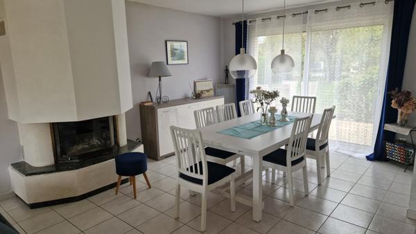 Maison contemporaine à La Suze-sur-Sarthe – volumes généreux, piscine et sérénité au rendez-vous !