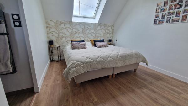 Maison contemporaine à La Suze-sur-Sarthe – volumes généreux, piscine et sérénité au rendez-vous !