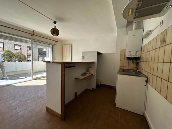 Location                                                      Appartement
                        
                     2 pièces                      38 m2                     à Clermont-l'Hérault