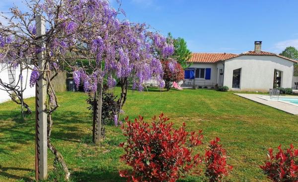 Maison plain pied lumineuse + piscine et jardin arboré – 4 chambres, à 5 min de Montpon
