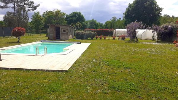 Maison plain pied lumineuse + piscine et jardin arboré – 4 chambres, à 5 min de Montpon