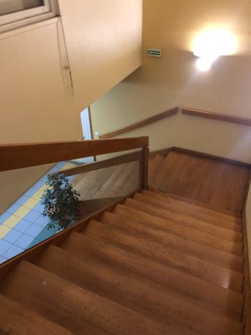 Bureaux
                                                                                                                                                                                                                                                                                                                                                                                                                                            406  m²