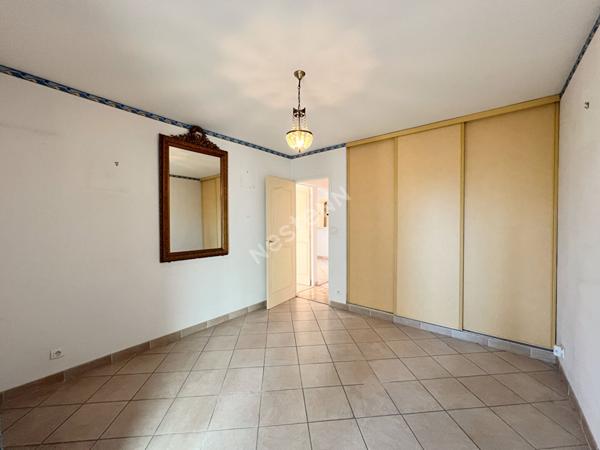 Appartement Hyères 4 pièce(s) 84.21m2 - HYERES Centre-ville Résidence sécurisée- Rdc