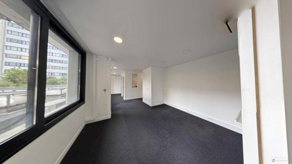 Boulogne-Billancourt (92100) métro Pont de Sèvres – Bureau 70 m² en rez-de-jardin, prêt à l’emploi