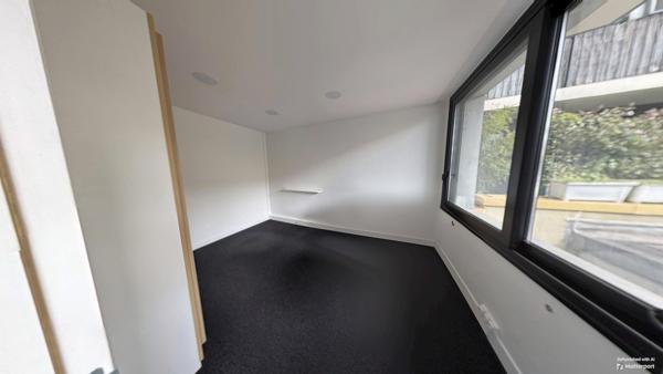 Boulogne-Billancourt (92100) métro Pont de Sèvres – Bureau 70 m² en rez-de-jardin, prêt à l’emploi