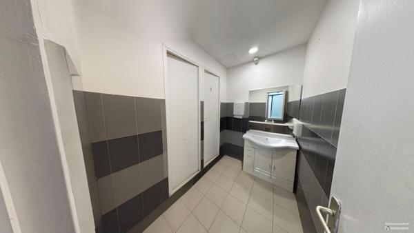 Boulogne-Billancourt (92100) métro Pont de Sèvres – Bureau 70 m² en rez-de-jardin, prêt à l’emploi