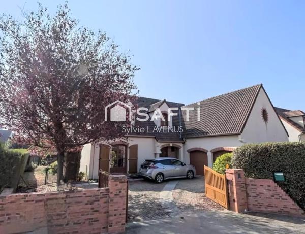 A SOISSONS, QUARTIER TRÈS PRISÉ, MAISON DE 162 M2 AVEC 5 CHAMBRES, VERANDA ET GARAGE DOUBLE.