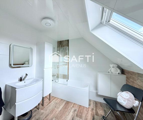 A SOISSONS, QUARTIER TRÈS PRISÉ, MAISON DE 162 M2 AVEC 5 CHAMBRES, VERANDA ET GARAGE DOUBLE.