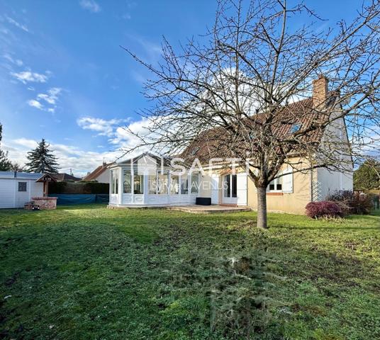 A SOISSONS, QUARTIER TRÈS PRISÉ, MAISON DE 162 M2 AVEC 5 CHAMBRES, VERANDA ET GARAGE DOUBLE.
