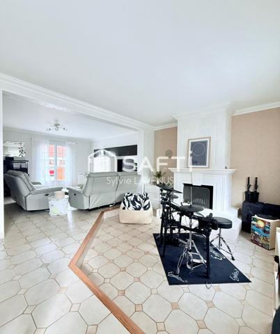 A SOISSONS, QUARTIER TRÈS PRISÉ, MAISON DE 162 M2 AVEC 5 CHAMBRES, VERANDA ET GARAGE DOUBLE.