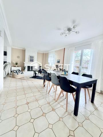 A SOISSONS, QUARTIER TRÈS PRISÉ, MAISON DE 162 M2 AVEC 5 CHAMBRES, VERANDA ET GARAGE DOUBLE.