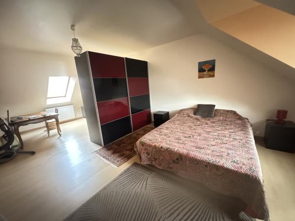 Maison d'environ 180 m² centre bourg en impasse