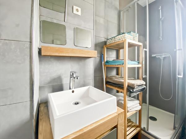 Charmant deux pièces en très bon état PARIS 12 Métros Daumesnil/Michel Bizot