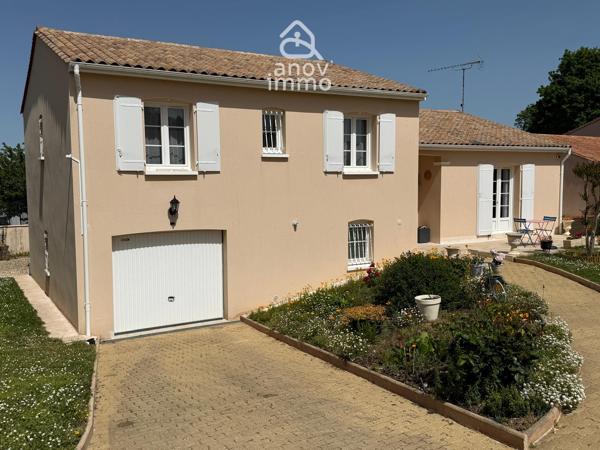 Maison
                                                                                                                                                                                                                                                                                                                        6 pièce(s)                                                                                                                                                                                                          4 chambre(s)                                                                                                                                                                                                          114  m²