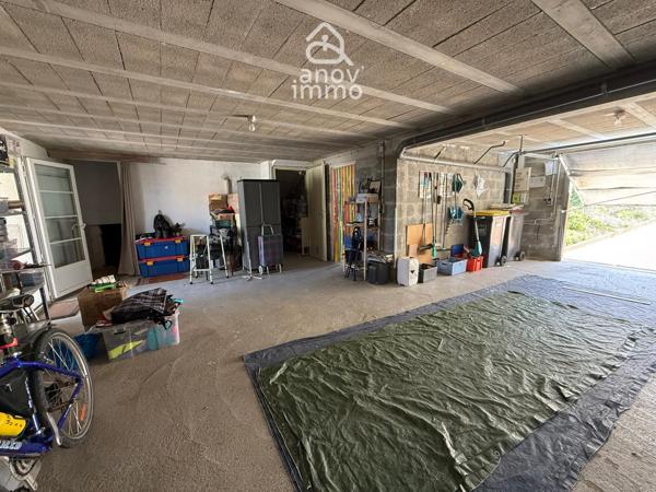 Maison
                                                                                                                                                                                                                                                                                                                        6 pièce(s)                                                                                                                                                                                                          4 chambre(s)                                                                                                                                                                                                          114  m²