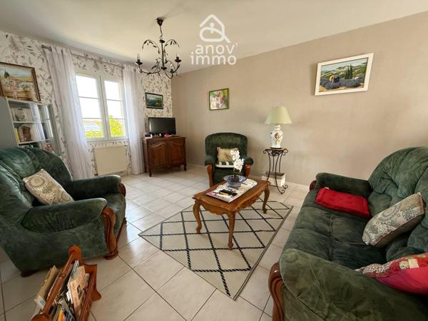 Maison
                                                                                                                                                                                                                                                                                                                        6 pièce(s)                                                                                                                                                                                                          4 chambre(s)                                                                                                                                                                                                          114  m²