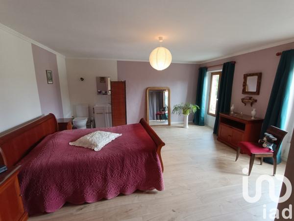 Maison de ville 4 pièces de 136 m² à Courtomer (61390)