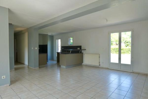 Maison
                                                                                                                                                                                                                                                                                                                        6 pièce(s)                                                                                                                                                                                                          5 chambre(s)                                                                                                                                                                                                          118.5  m²