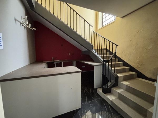 Maison à vendre |  Châlus |  9 pièces | 238 m²