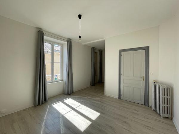 Appartement FONTENAY LE COMTE - 1 pièce(s) - 22 m2