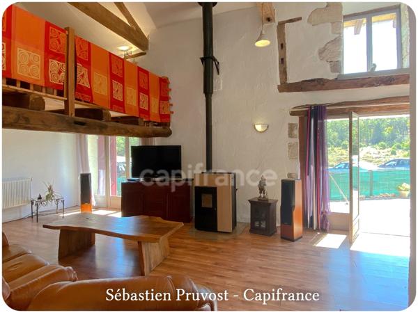Dpt Dordogne (24),Maison en pierre à vendre Proche Thiviers (24800), P5 140m2, terrain 1715m2, dépendance.
