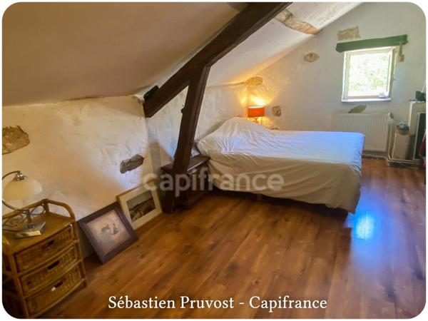Dpt Dordogne (24),Maison en pierre à vendre Proche Thiviers (24800), P5 140m2, terrain 1715m2, dépendance.